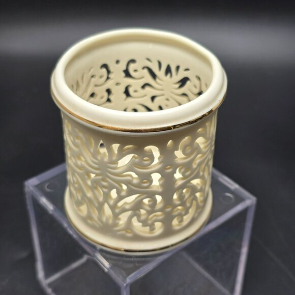 Lenox Ivory Porcelain Tealight Holder Perforated With Gold Trim DH1349 - Picture 2 of 8